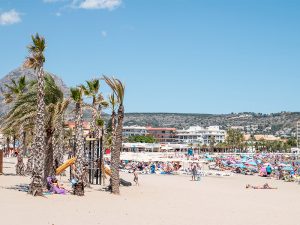 Playa del Arenal - 12 playas y calas de Jávea: una para disfrutar cada mes el año